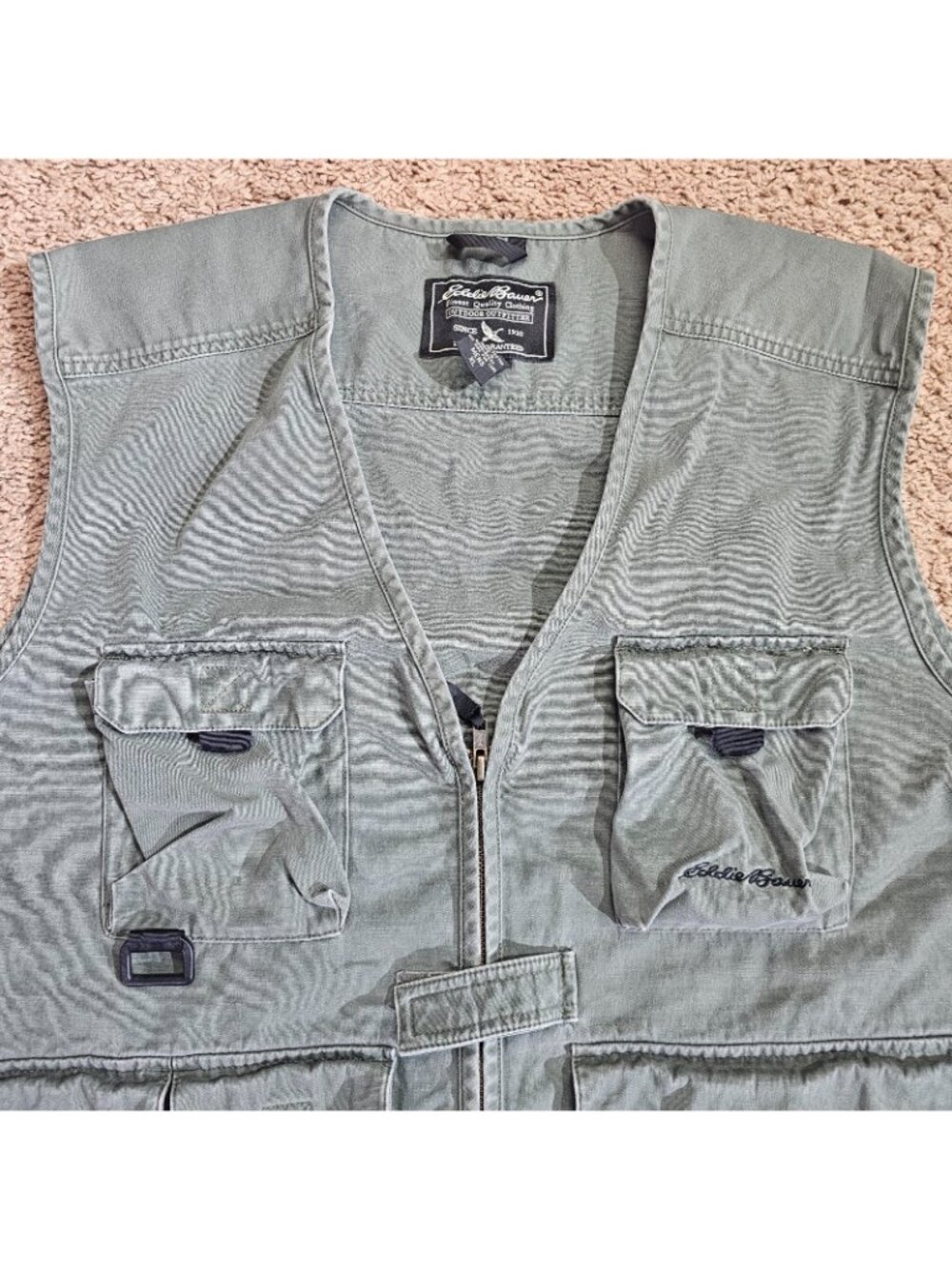 Eddie Bauer Utility Vest Mens XL Gray Full Zip V Neck Activewear Fishing Outdoor - Picture 2 of 11